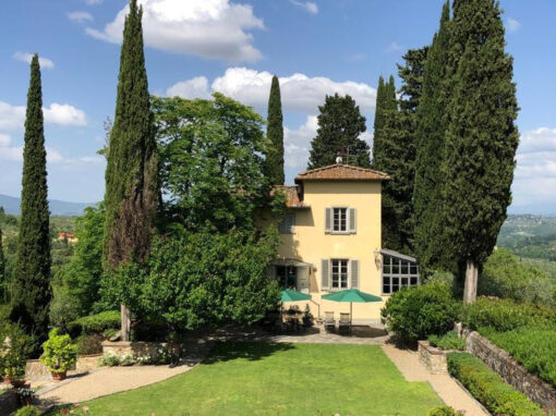 Prestigiosa villa sulle prime colline di Firenze