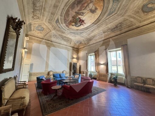 PRESTIGIOSO PIANO NOBILE IN PALAZZO STORICO